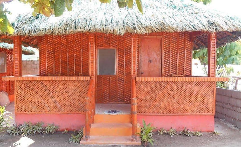 Pareja Tourist Inn Logon Exterior foto