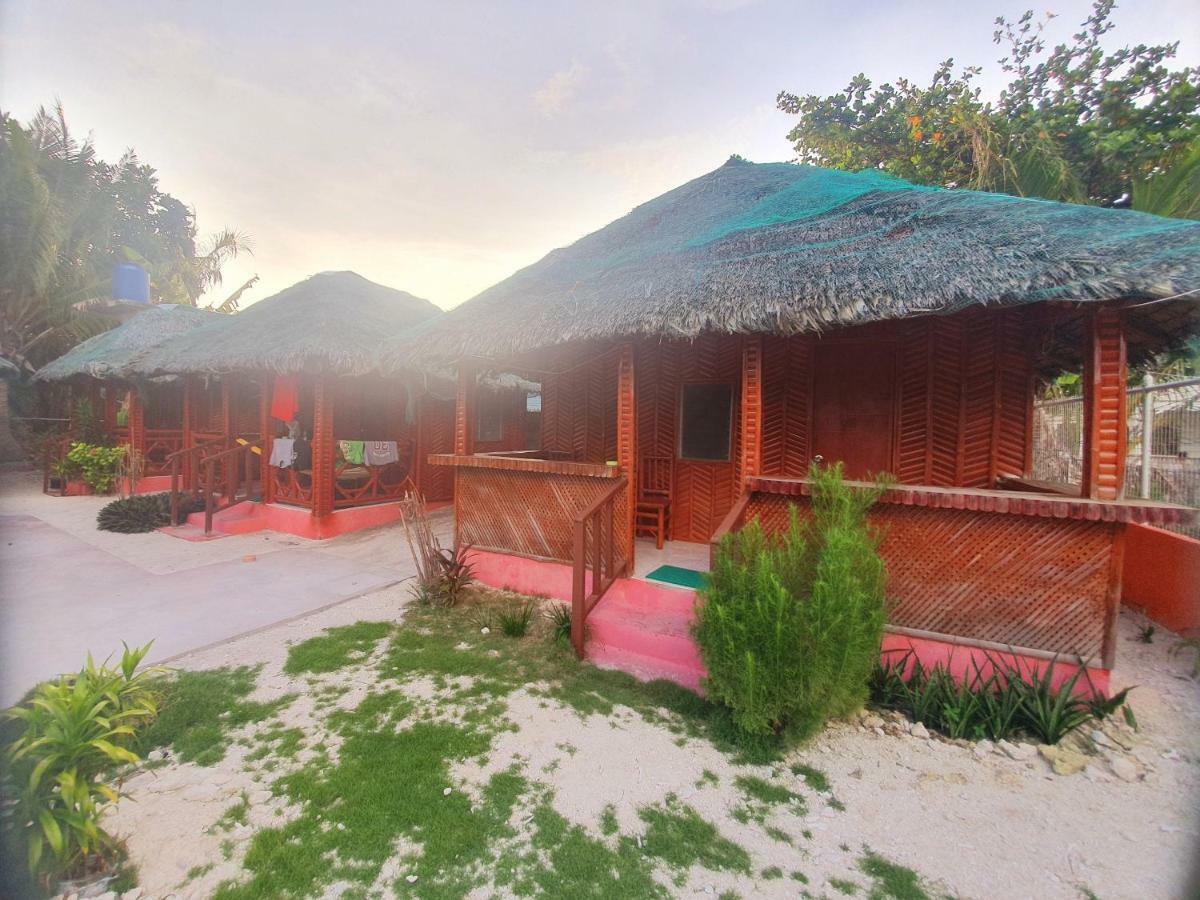 Pareja Tourist Inn Logon Exterior foto